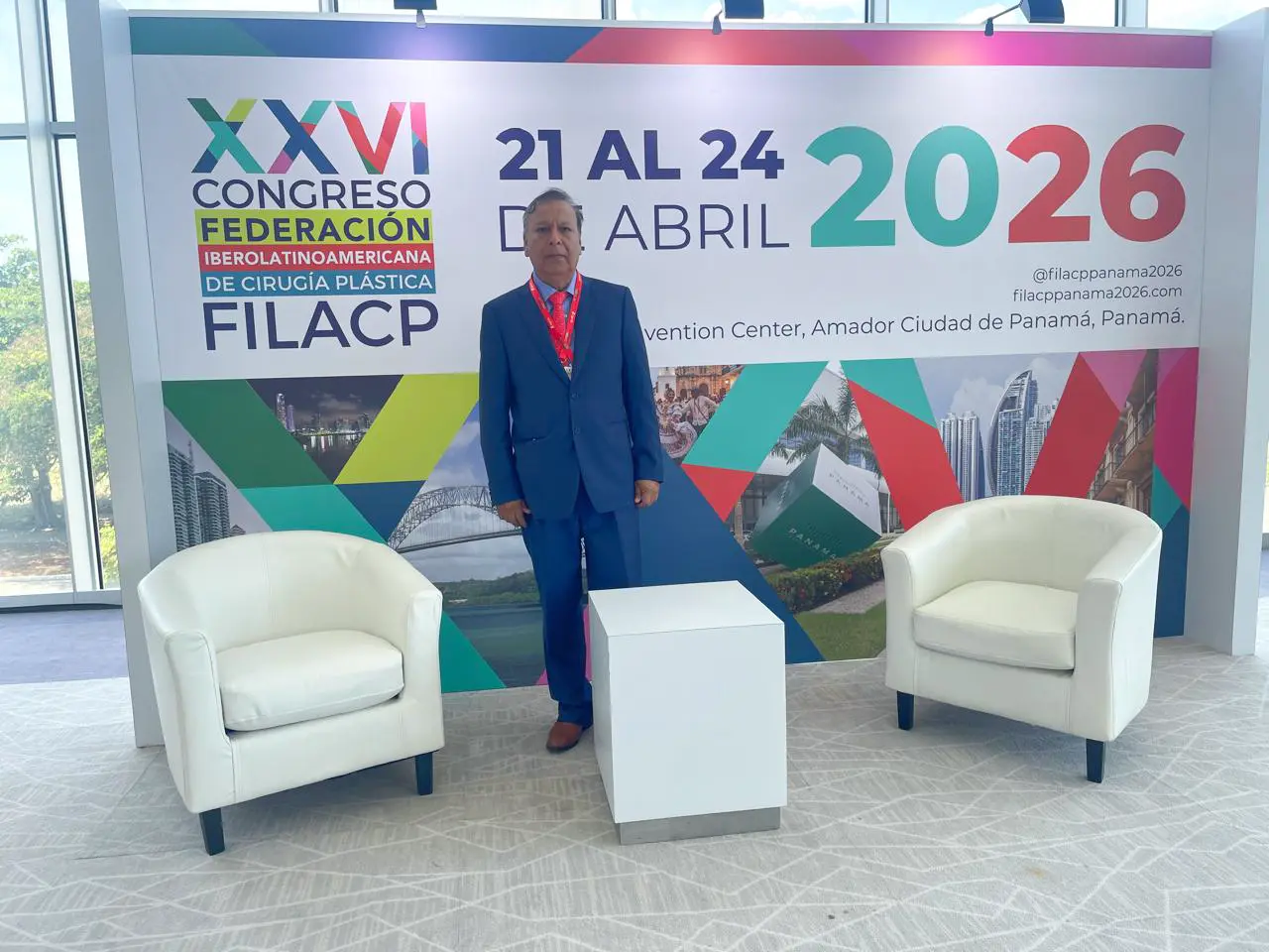 Dr. Edwin Vázquez Dr. Edwin Vázquez