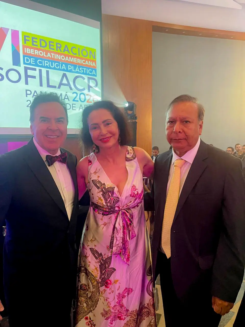 Dr. Ricardo Cavalcante, Dra. Catherine Bergeret y el Dr. Edwin Vásquez
