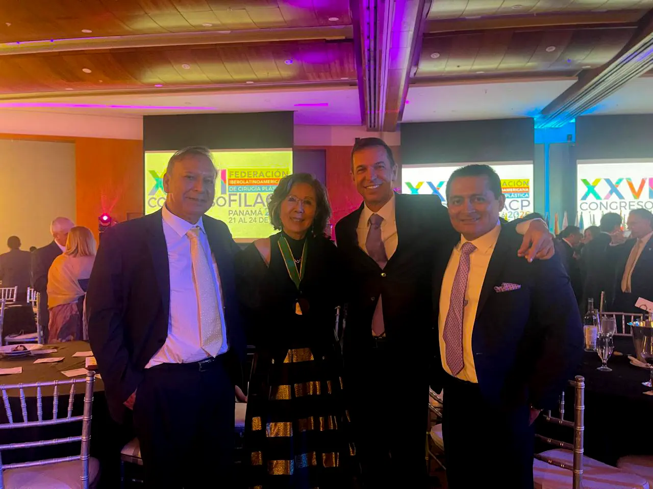 Dr. Edwin Vásquez, Dra. Lydia Masako, Dr. Humberto Campos y el Dr, Frank Zegarra