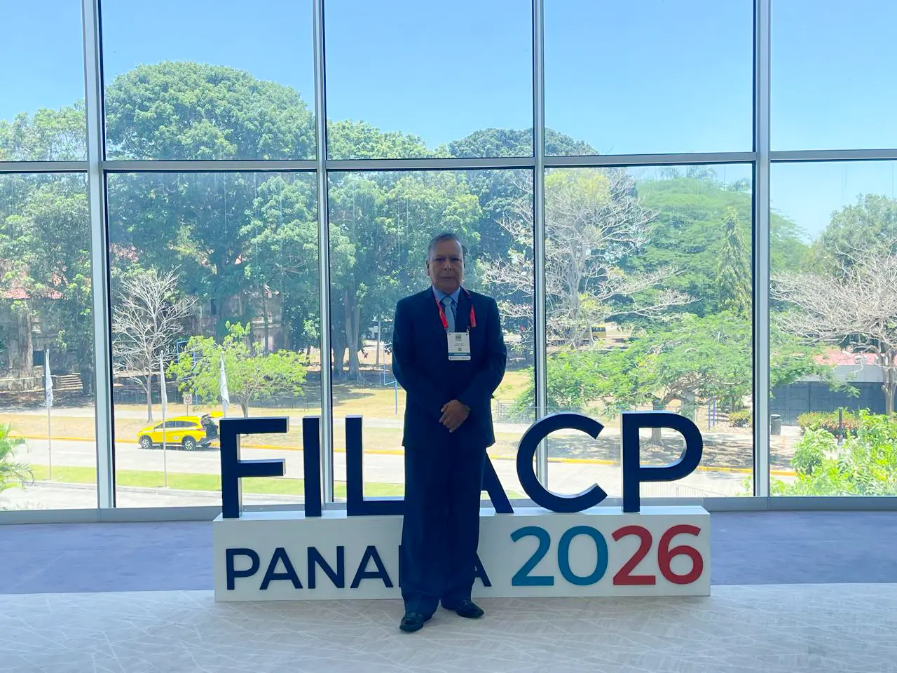 Dr. Edwin Vázquez