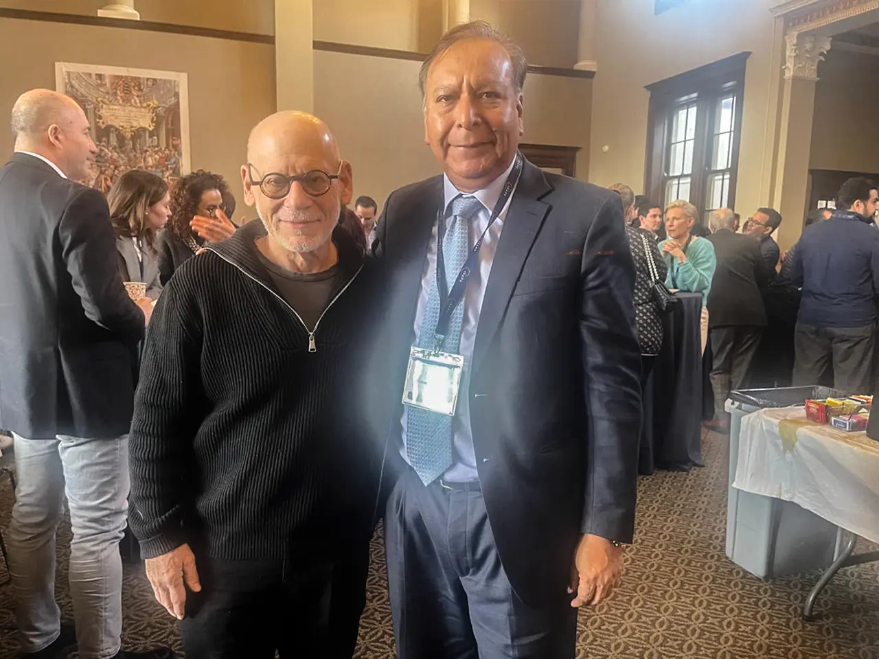 Dr. Steven Cohen y Dr. Edwin Vásquez