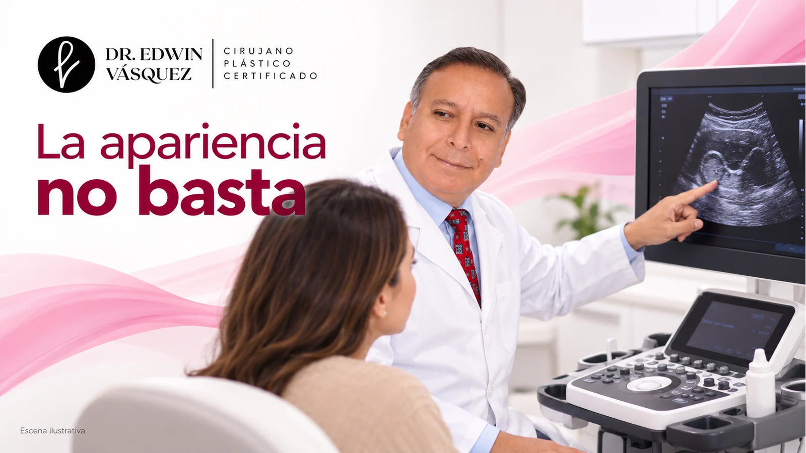 Escena ilustrativa: El Dr. Edwin Vásquez explica a una paciente la evaluación por imágenes de una sospecha de rotura de implante.